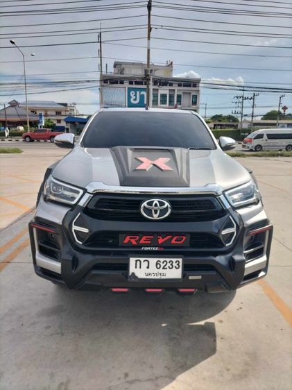 รถ Toyota Hilux Revo 2.4 Prerunner Mid สี บรอนซ์เงิน