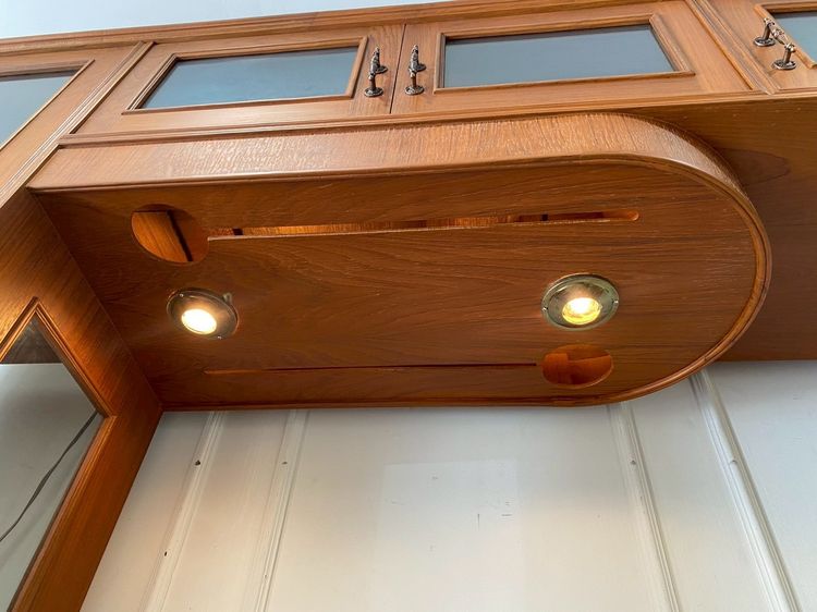 ตู้บาร์สูงโครงไม้สัก 3 ชั้น บานเปิดกระจก พร้อมเก้าอี้บาร์ไม้สัก รูปที่ 10