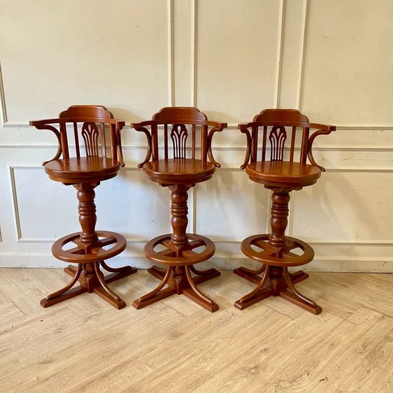 ตู้บาร์สูงโครงไม้สัก 3 ชั้น บานเปิดกระจก พร้อมเก้าอี้บาร์ไม้สัก รูปที่ 11