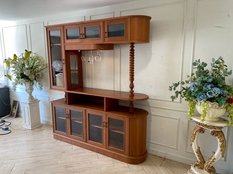 ตู้บาร์สูงโครงไม้สัก 3 ชั้น บานเปิดกระจก พร้อมเก้าอี้บาร์ไม้สัก รูปที่ 5