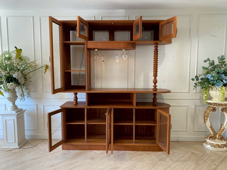 ตู้บาร์สูงโครงไม้สัก 3 ชั้น บานเปิดกระจก พร้อมเก้าอี้บาร์ไม้สัก รูปที่ 6