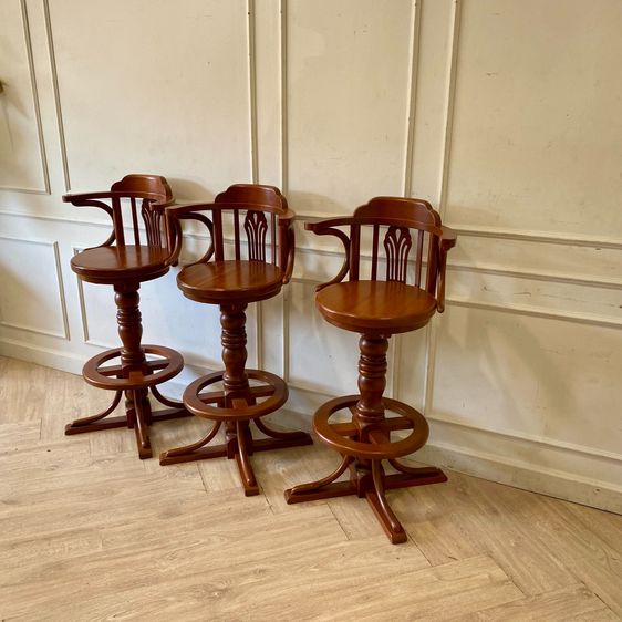 ตู้บาร์สูงโครงไม้สัก 3 ชั้น บานเปิดกระจก พร้อมเก้าอี้บาร์ไม้สัก รูปที่ 13