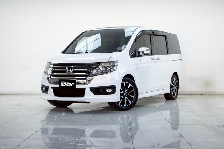 รถ Honda Stepwagon 2.0 EL สี ขาว