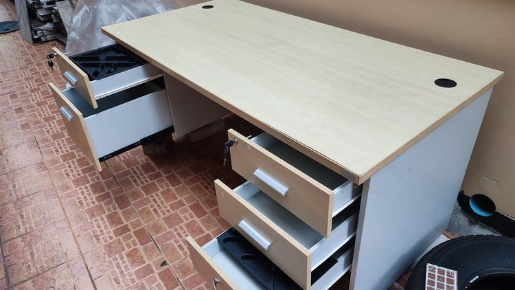 โต๊ะทำงาน รูปที่ 2