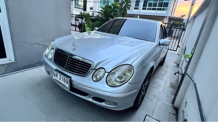 Mercedes-Benz E-Class 2003 E220 CDI Sedan ดีเซล ไม่ติดแก๊ส เกียร์อัตโนมัติ บรอนซ์เงิน รูปที่ 4