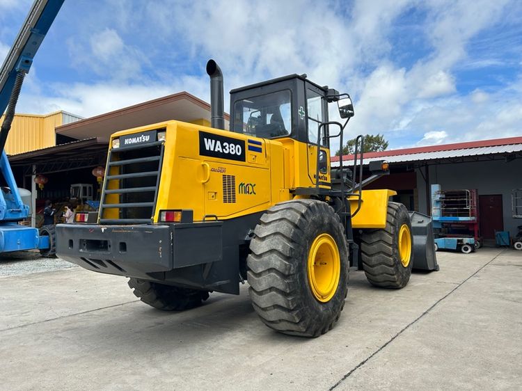 รถตักล้อยาง KOMATSU  รุ่น WA380-3 บุ้งกี๋ 3 คิว ยกสูง 3.9 ม. รถเก่านอกนำเข้า รูปที่ 8