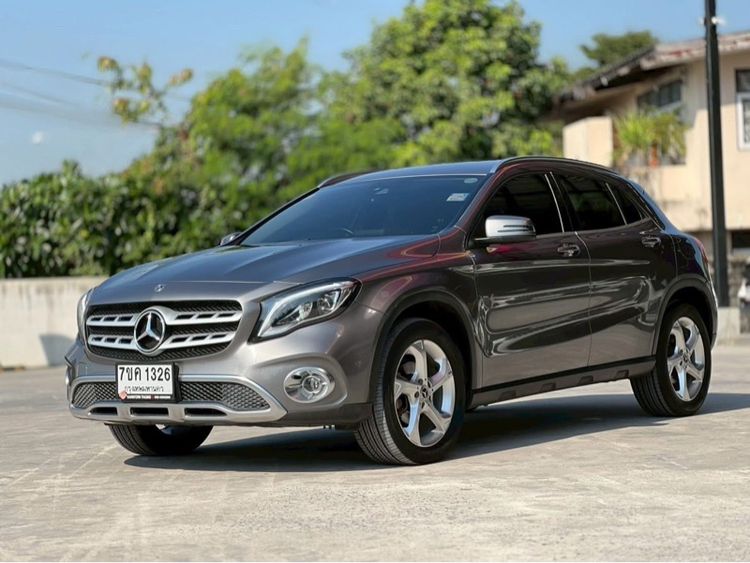 รถ Mercedes-Benz GLA-Class GLA200 สี เทา
