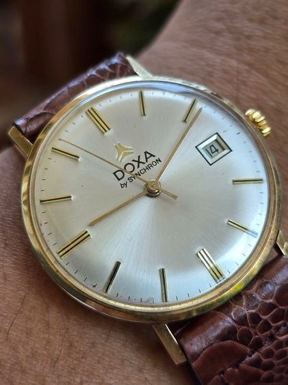 Vintage DOXA by SYNCHRON 14k Solid Gold หน้าปัดขาวSilver มีวันที่ หลักขีดสอดนิน ตัวเรือนทองคำแท้14k   รูปที่ 3