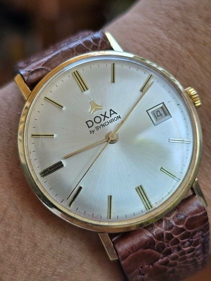 Vintage DOXA by SYNCHRON 14k Solid Gold หน้าปัดขาวSilver มีวันที่ หลักขีดสอดนิน ตัวเรือนทองคำแท้14k   รูปที่ 4