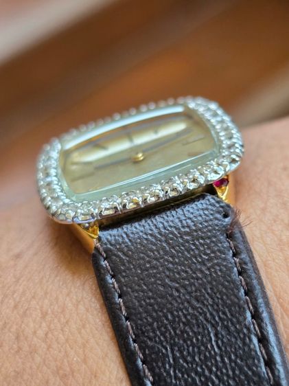 Vintage Baume  Mercier Geneve Diamond 18k Solid Gold ขอบเพชรแท้32เม็ดรวม 0.64กะรัต หน้าปัดลายผ้าทอง ตัวเรือนทองคำแท้ 18k  รูปที่ 10