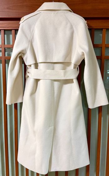 เสื้อโค้ทวูลสีครีม สีสวย หรูหราอุ่นมาก size L มีกระเป๋า 2 ข้าง สภาพดีมาก สีจริงเข้มกว่าในภาพเล็กน้อย น้ำหนักเบา รูปที่ 6