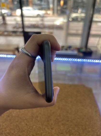 Iphone 11  128  ดำ รูปที่ 2
