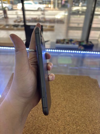 Iphone 11  128  ดำ รูปที่ 3