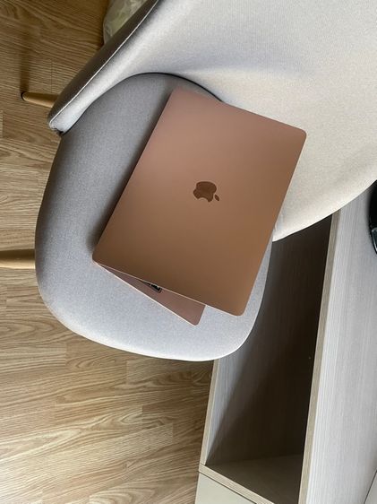 ขาย MacBook Air m1 13 นิ้ว ram 8 256 GB battery 98 percent การใช้งานปกติ   รูปที่ 2