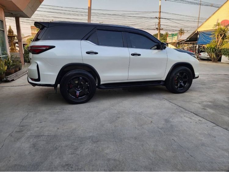 Toyota Fortuner 2021 2.8 LEGENDER 4WD AT Utility-car ดีเซล ไม่ติดแก๊ส เกียร์อัตโนมัติ ขาว รูปที่ 4
