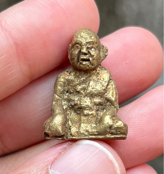 หลวงปู่สุข โพธิ์ทรายทอง