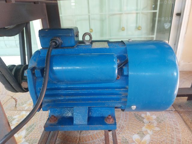 เครื่องบดเนื้อหรือเครื่องบดอเนกประสงค์แบบตั้งพื้นพร้อมมอเตอร์ไฟฟ้า  รูปที่ 3