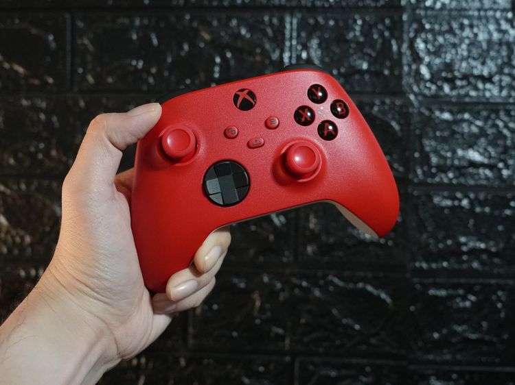 อุปกรณ์เกมส์ ขายต่อจอยเกม Xbox Wireless Controller รุ่น Pulse Red สีแดง มีประกันเหลือ