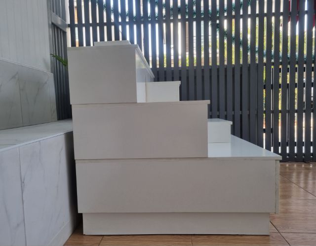 ชั้นวาง โต๊ะหมู่บูชา แบบมินิมอล สีขาว สวย สภาพดี มีลิ้นชักเก็บของ ขนาด 120×100×90
(กว้าง×สูง×ลึก) รูปที่ 7