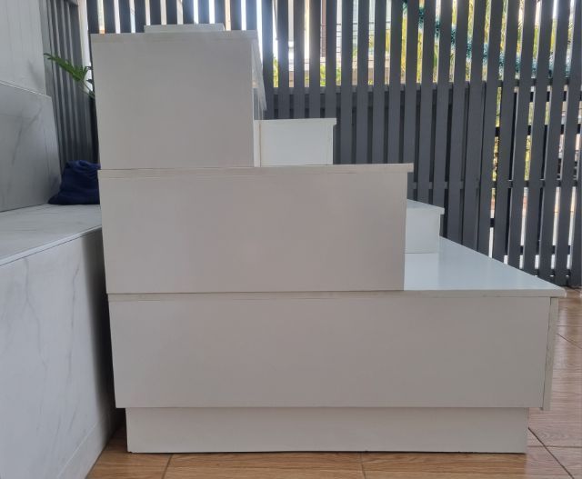 ชั้นวาง โต๊ะหมู่บูชา แบบมินิมอล สีขาว สวย สภาพดี มีลิ้นชักเก็บของ ขนาด 120×100×90
(กว้าง×สูง×ลึก) รูปที่ 10