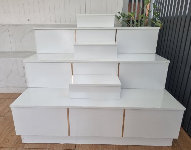 ชั้นวาง โต๊ะหมู่บูชา แบบมินิมอล สีขาว สวย สภาพดี มีลิ้นชักเก็บของ ขนาด 120×100×90
(กว้าง×สูง×ลึก) รูปที่ 6