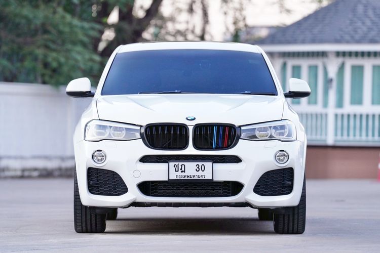 รถ BMW X4 2.0 xDrive20d M Sport 4WD สี ขาว
