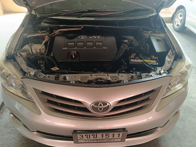 รถ Toyota Altis 1.6 J สี บรอนซ์เงิน
