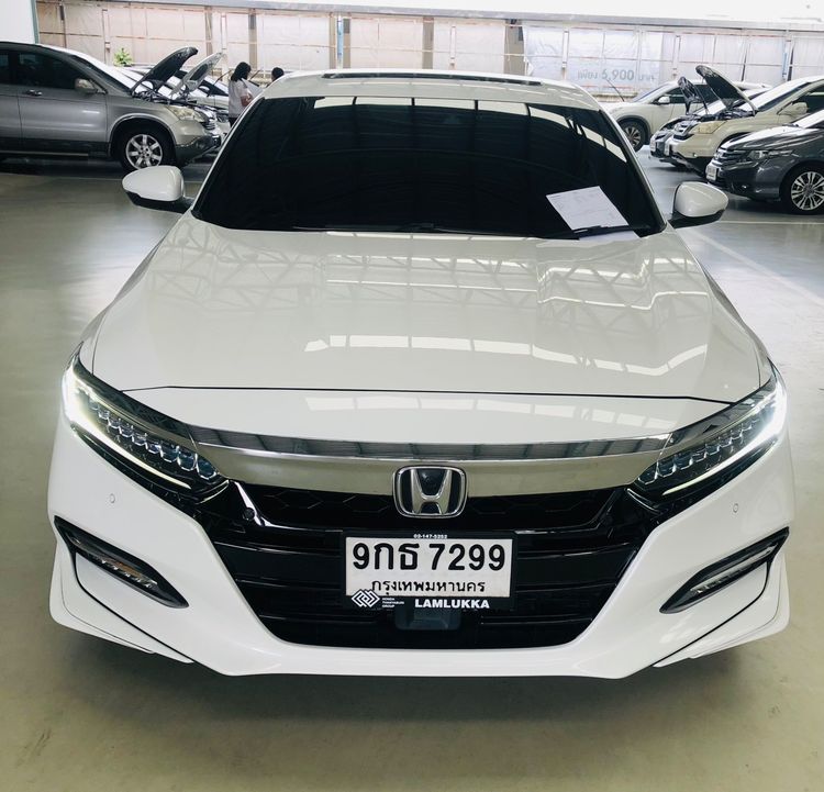 รถ Honda Accord 2.0 e:HEV Tech สี ขาว