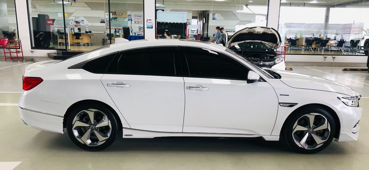 Honda Accord 2019 2.0 e:HEV Tech Sedan เบนซิน เกียร์อัตโนมัติ ขาว รูปที่ 4