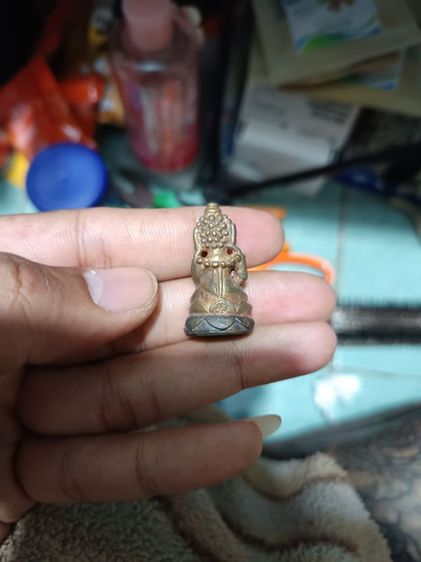 หลวงพ่อทองอยู่ พระกริ่งตั๊กแตน รุ่น 3 รูปที่ 2