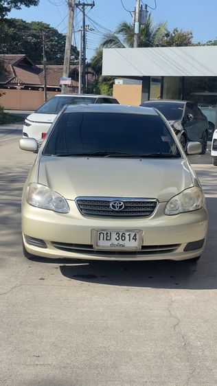 รถ Toyota Altis 1.6 E สี บรอนซ์ทอง