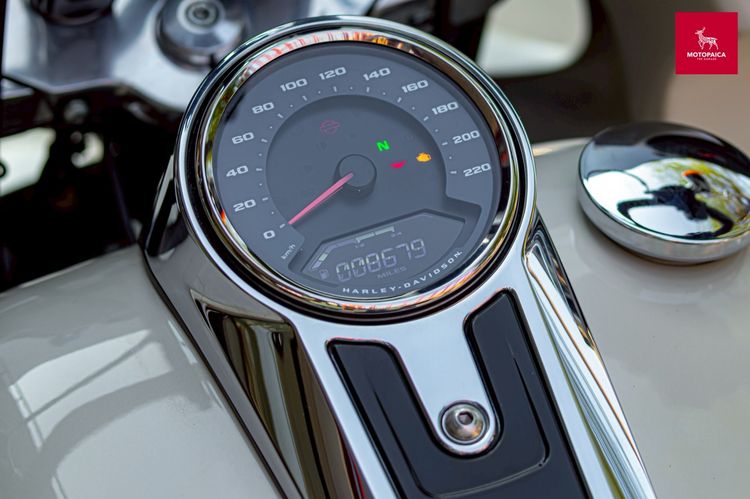 Harley Sportglide107 Clubstyle ปี2023 สีขาวหายาก วิ่ง8,000Mi. รูปที่ 6