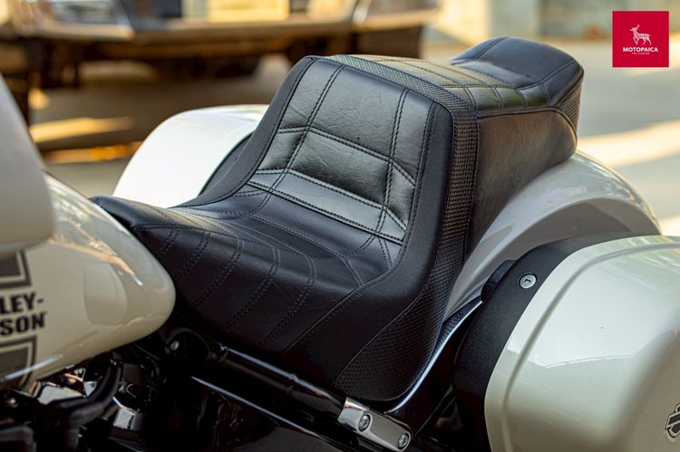 Harley Sportglide107 Clubstyle ปี2023 สีขาวหายาก วิ่ง8,000Mi. รูปที่ 18