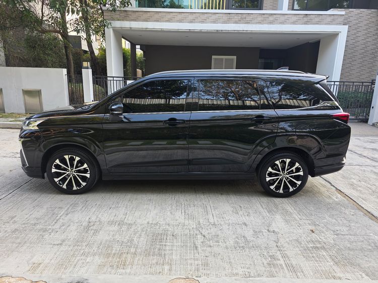 Toyota Veloz 2022 1.5 Premium Sedan เบนซิน ไม่ติดแก๊ส เกียร์อัตโนมัติ ดำ รูปที่ 4