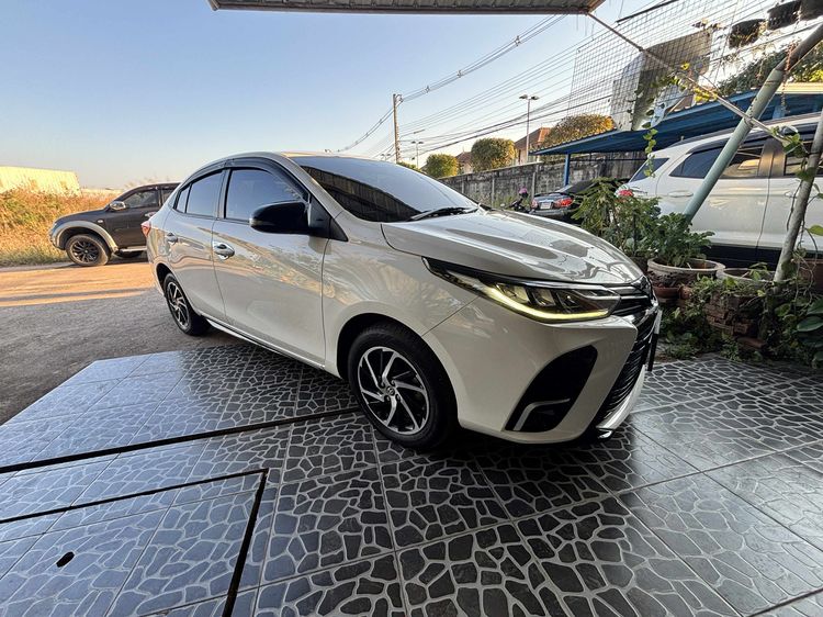 Toyota Yaris ATIV 2022 1.2 Smart Sedan เบนซิน ไม่ติดแก๊ส เกียร์อัตโนมัติ ขาว รูปที่ 3
