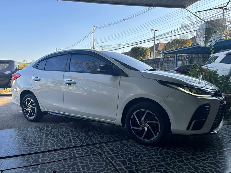 Toyota Yaris ATIV 2022 1.2 Smart Sedan เบนซิน ไม่ติดแก๊ส เกียร์อัตโนมัติ ขาว รูปที่ 2