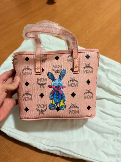  MCM Mini Rabbit Top Zip Shopper in Visetos Soft Pink 