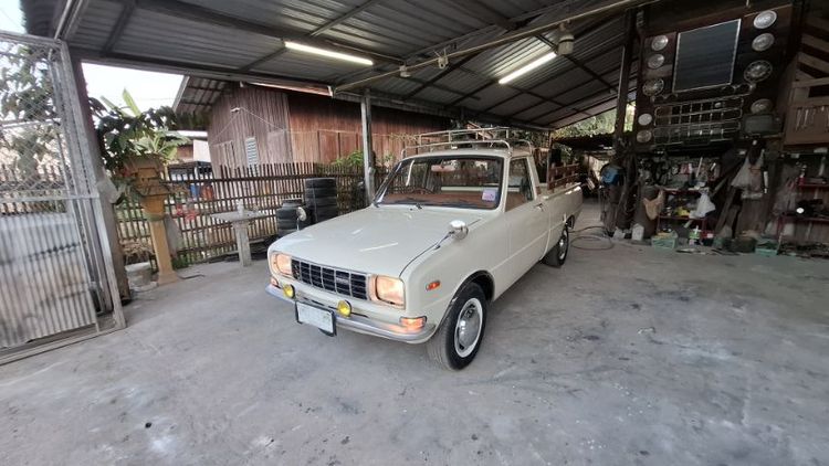 รถ Mazda Familia 1.4 S STR สี ครีม