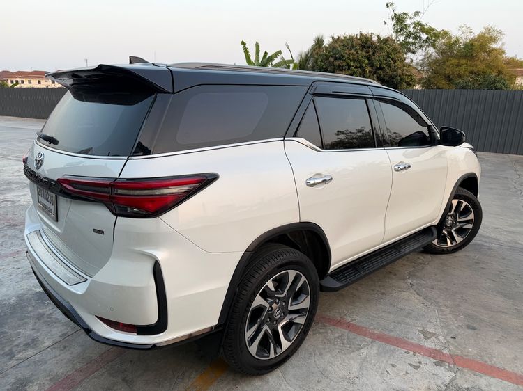 Toyota Fortuner 2021 2.4 Legender Utility-car ดีเซล เกียร์อัตโนมัติ ขาว รูปที่ 4