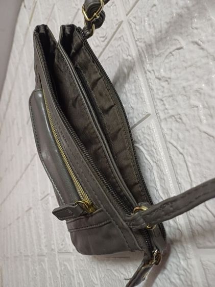 กระเป๋าสะพายใบเล็ก มีหลายช่องการใช้งาน รูปที่ 4