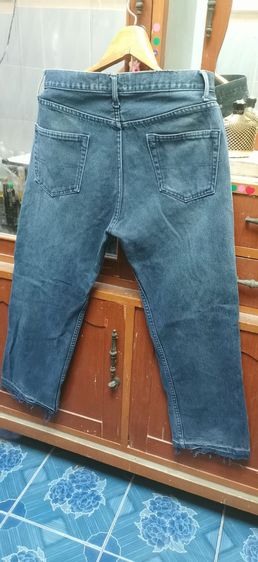 Vtg.Versace Couture Jeans Mens Made in Italy 1990's กางเกงยีนส์ งานเก่ายุค90 ทรงเซอร์ขาดเข่า ขาปล่อยชาย เอว31.5นิ้ว วัดจริง ป้าย32x42 สวยมาก รูปที่ 4