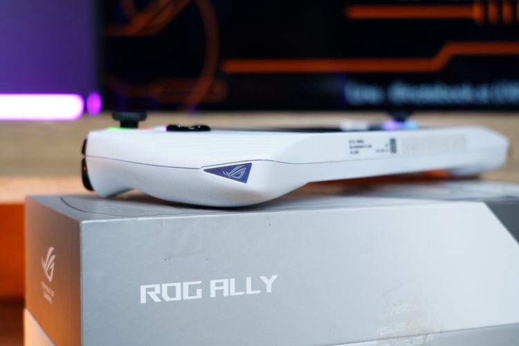 Asus ROG Ally RyzenZ1-Extreme Ram16 SSD512 จอ7.0นิ้ว FHD 120Hz ทัชสกรีนได้ ระบบwindows11 รูปที่ 7
