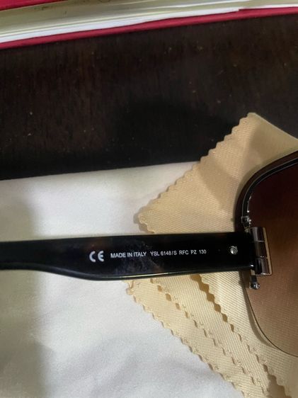 แว่นตาYSL รูปที่ 4