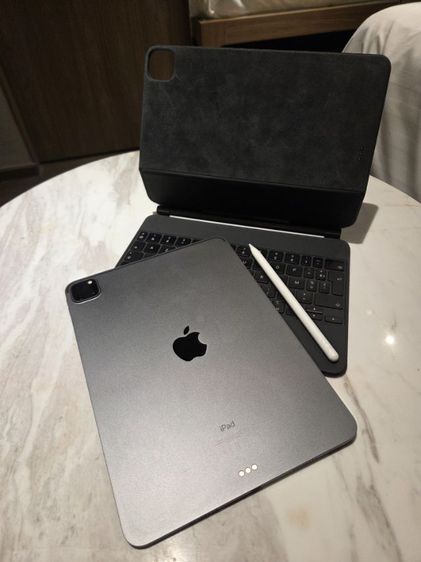 Apple Ipad Pro M1 (11inch) 3rd Generation - 128go with Magic Keyboard and Apple Pencil
