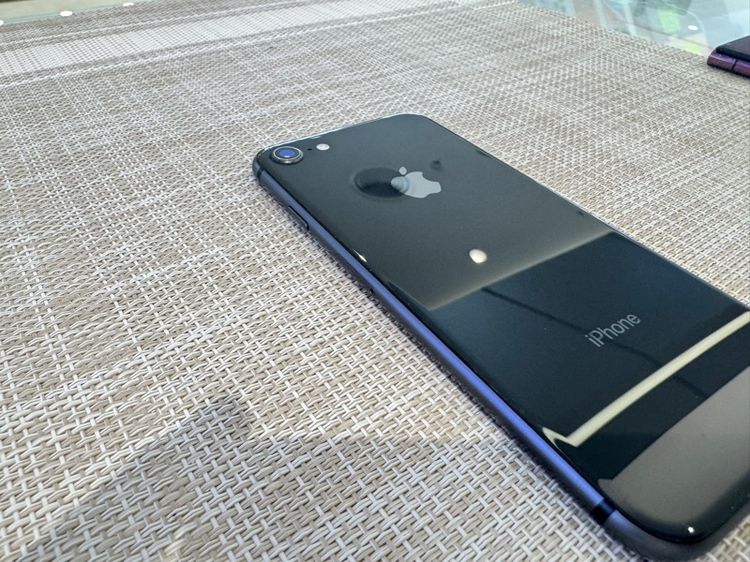 iPhone 8 64 หน้าจอมีตำหนิตามรูป รูปที่ 2