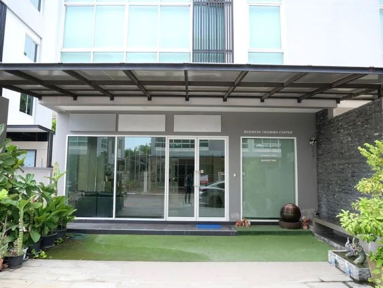 โฮม ออฟฟิศ 4 ชั้น นวลจันทร์ ใกล้รถไฟฟ้า มีที่จอดรถ เหมาะเป็นสำนักงานใหม่พร้อมเฟอร์ รูปที่ 4