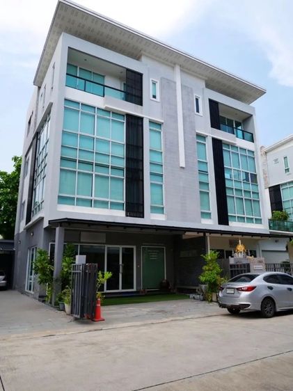 โฮม ออฟฟิศ 4 ชั้น นวลจันทร์ ใกล้รถไฟฟ้า มีที่จอดรถ เหมาะเป็นสำนักงานใหม่พร้อมเฟอร์ รูปที่ 2
