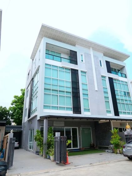 โฮม ออฟฟิศ 4 ชั้น นวลจันทร์ ใกล้รถไฟฟ้า มีที่จอดรถ เหมาะเป็นสำนักงานใหม่พร้อมเฟอร์ รูปที่ 3