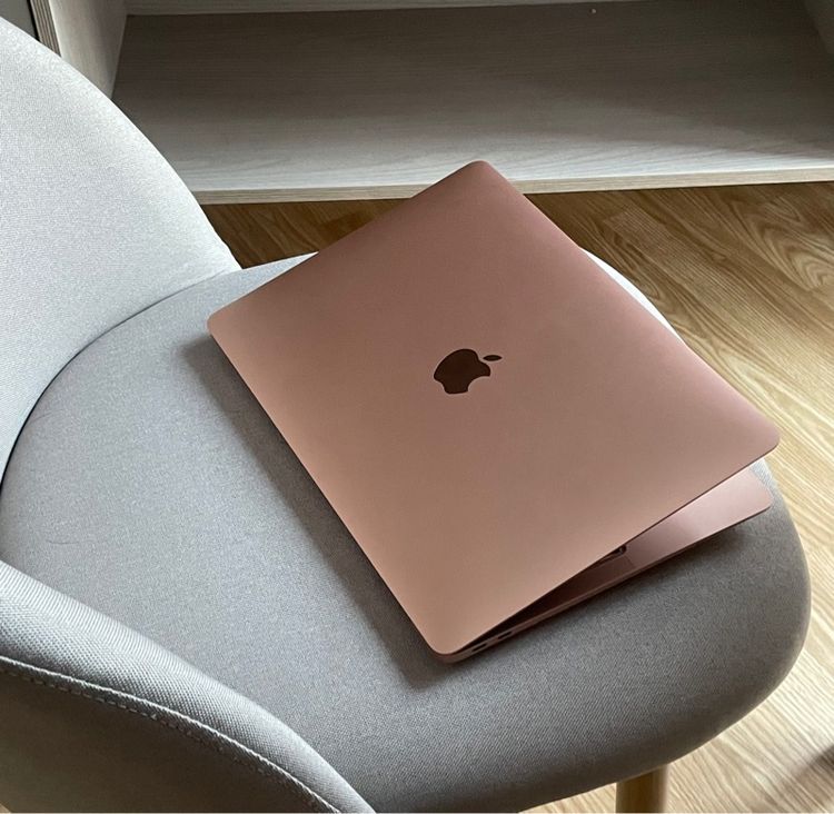 ขาย MacBook Air m1 13 นิ้ว ram 8 256 GB battery 98 percent การใช้งานปกติ   รูปที่ 2