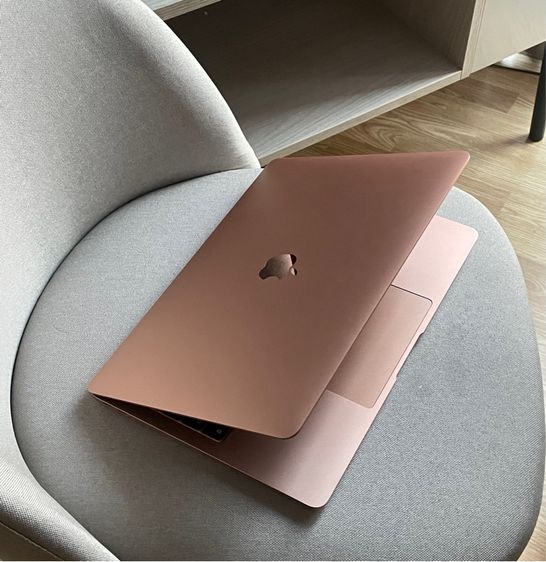 ขาย MacBook Air m1 13 นิ้ว ram 8 256 GB battery 98 percent การใช้งานปกติ  